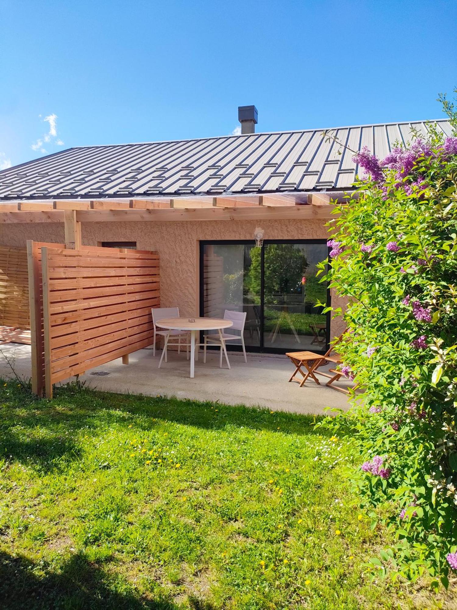 סבינס Le Cosy Du Plongeoir - T2 Neuf Avec Vue Sur Le Lac De Serre Poncon Et Grande Terrasse Avec Jardin מראה חיצוני תמונה