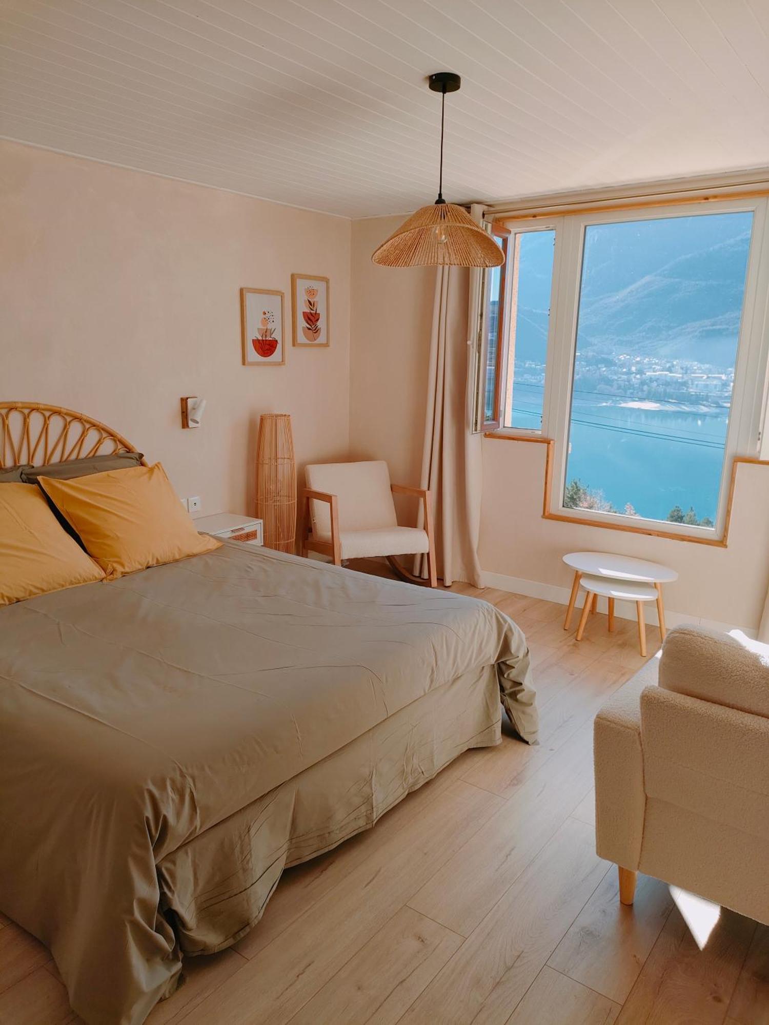 סבינס Le Cosy Du Plongeoir - T2 Neuf Avec Vue Sur Le Lac De Serre Poncon Et Grande Terrasse Avec Jardin מראה חיצוני תמונה